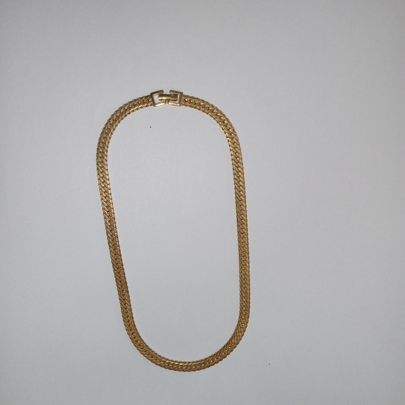 Vintage Monet EUC 16" 18K Gold Plated Herringbone Chain Necklace - Picture 2 of 11